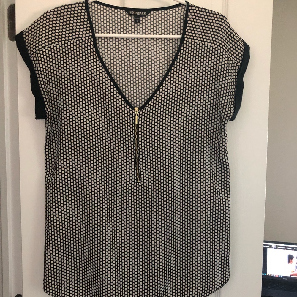 Women’s Medium Express T-Shirt blouse half zip